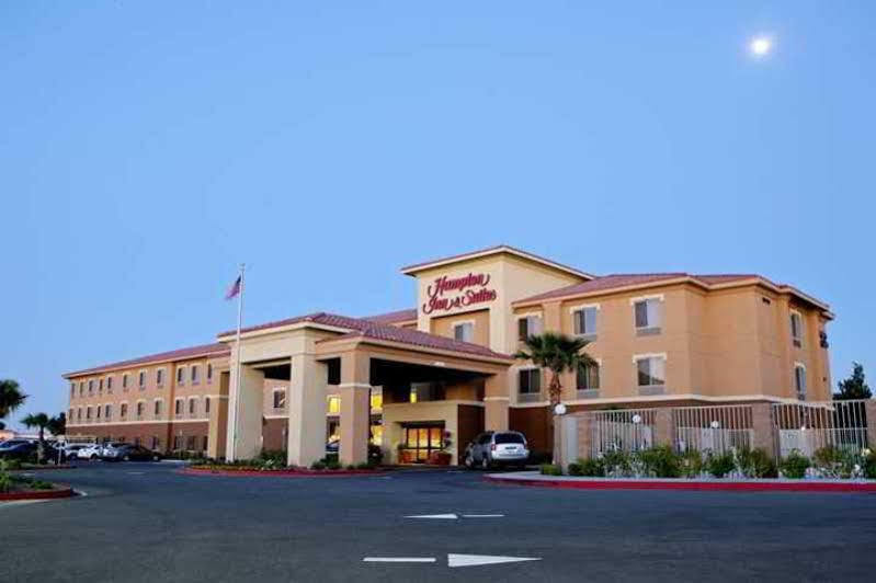 Hampton Inn & Suites Palmdale Exterior photo