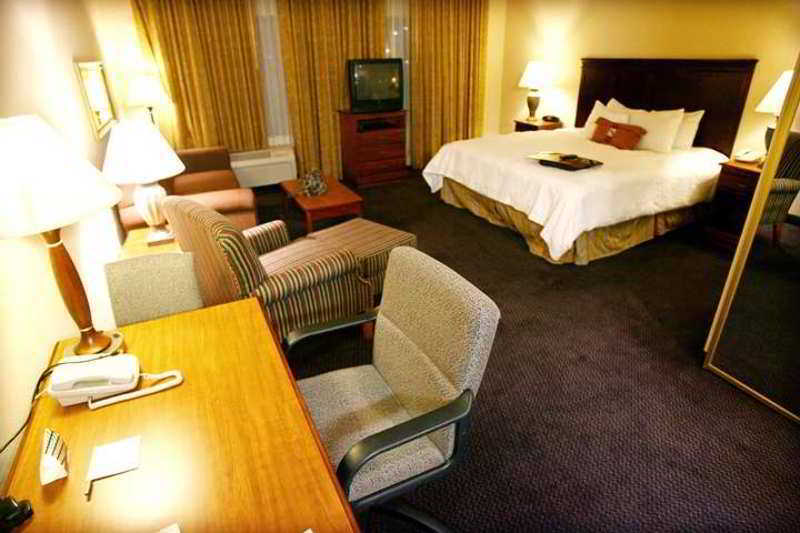 Hampton Inn & Suites Palmdale Room photo